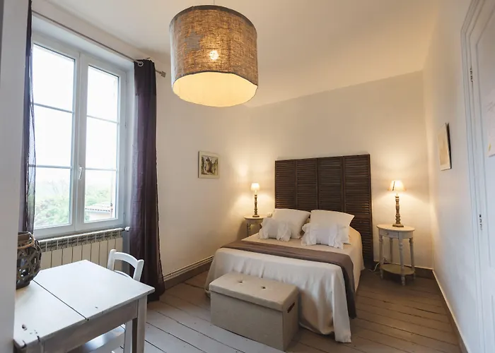 Les Ormeaux Couette-café 3*