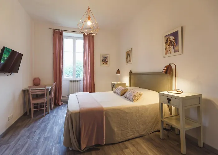 Couette-café Les Ormeaux 3*